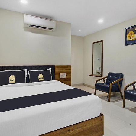 Collection O Hotel Swagath Pride Mancherāl Esterno foto