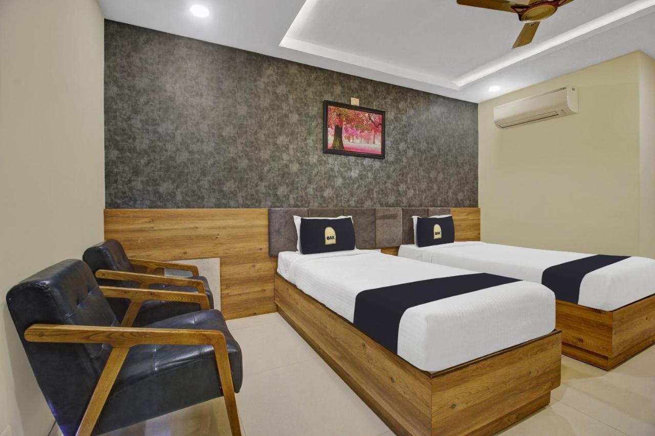Collection O Hotel Swagath Pride Mancherāl Esterno foto