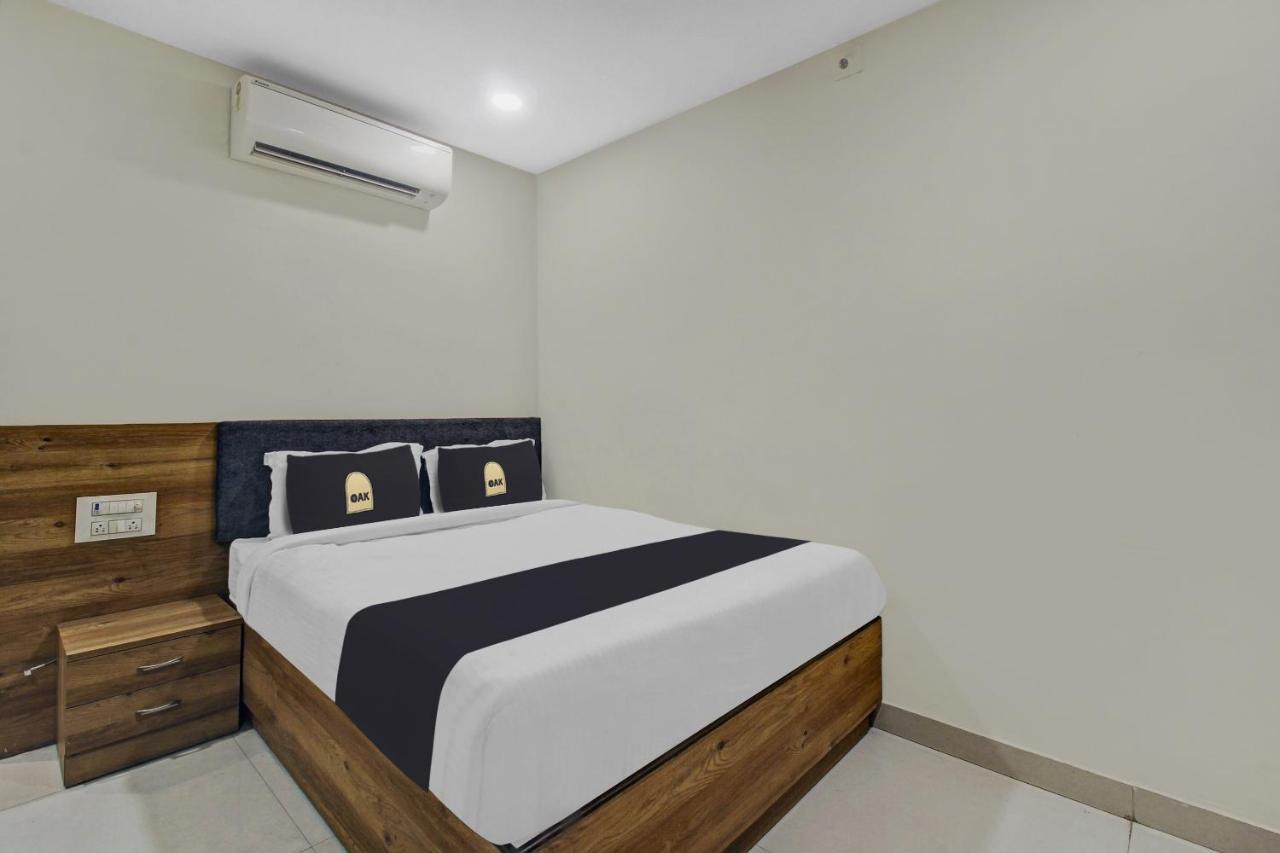 Collection O Hotel Swagath Pride Mancherāl Esterno foto