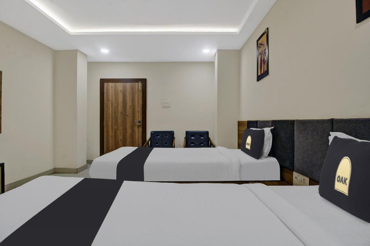 Collection O Hotel Swagath Pride Mancherāl Esterno foto
