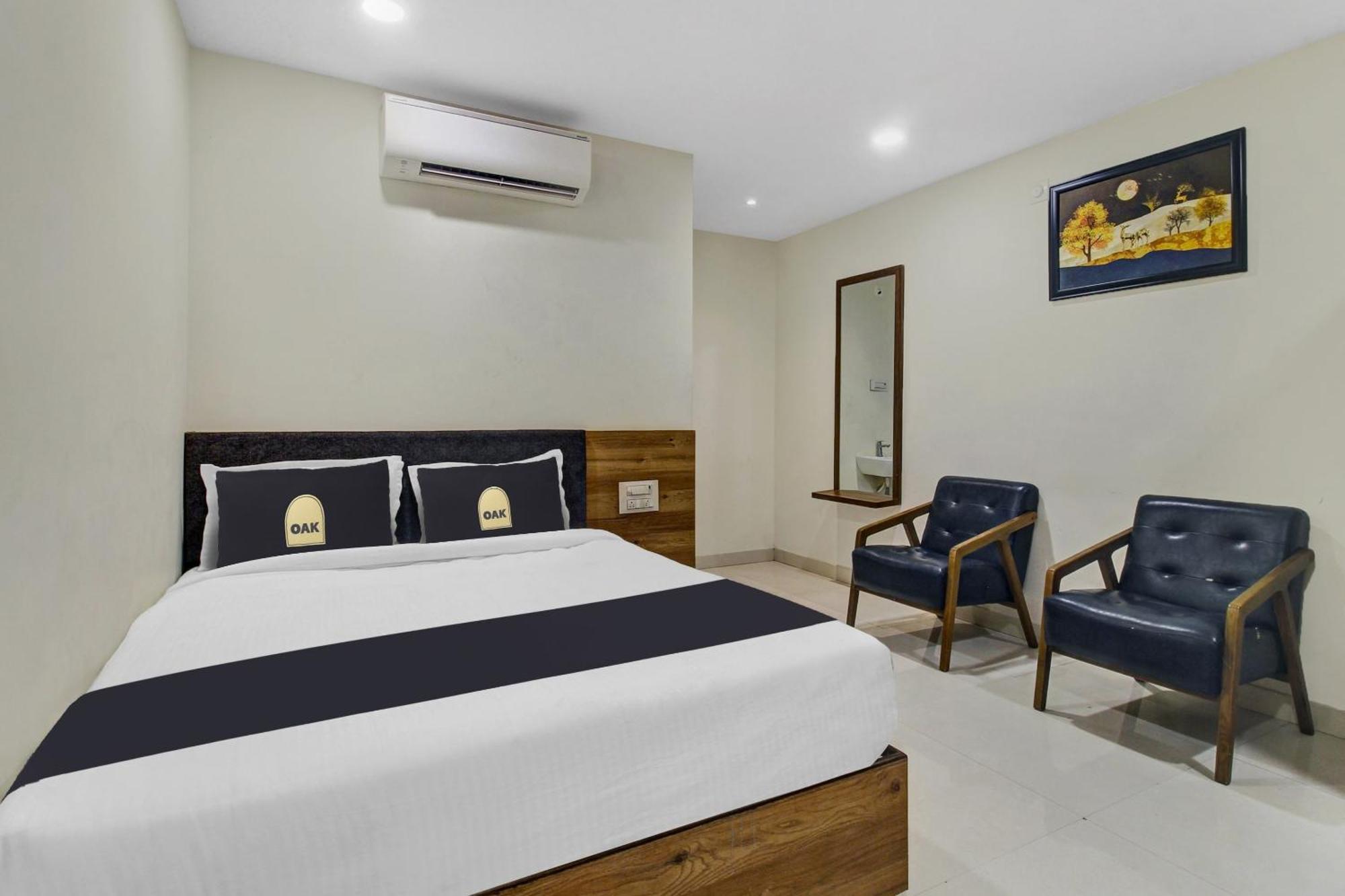 Collection O Hotel Swagath Pride Mancherāl Esterno foto